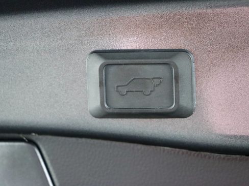 Used 2023 Toyota RAV4 XLE w/ Convenience Package FWD image 30