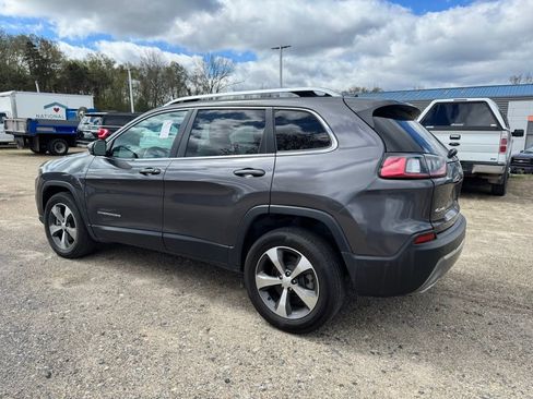 Used 2021 Jeep Cherokee Limited image 3