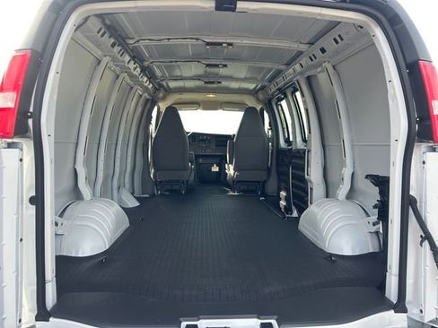 New 2025 Chevrolet Express 2500 Work Van w/ Driver Convenience Package image 18