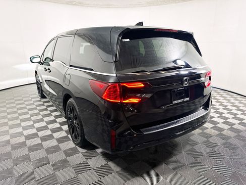 Used 2025 Honda Odyssey Sport-L image 5