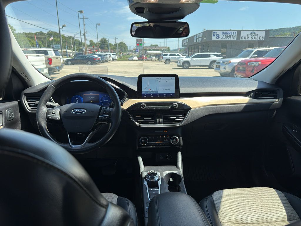 Used 2021 Ford Escape Titanium w/ Titanium Elite Package AWD/4WD image 13