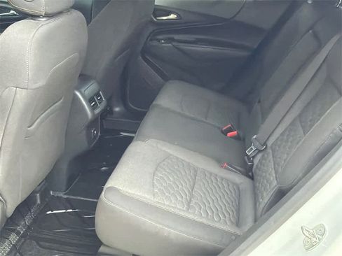 Used 2020 Chevrolet Equinox LT image 18