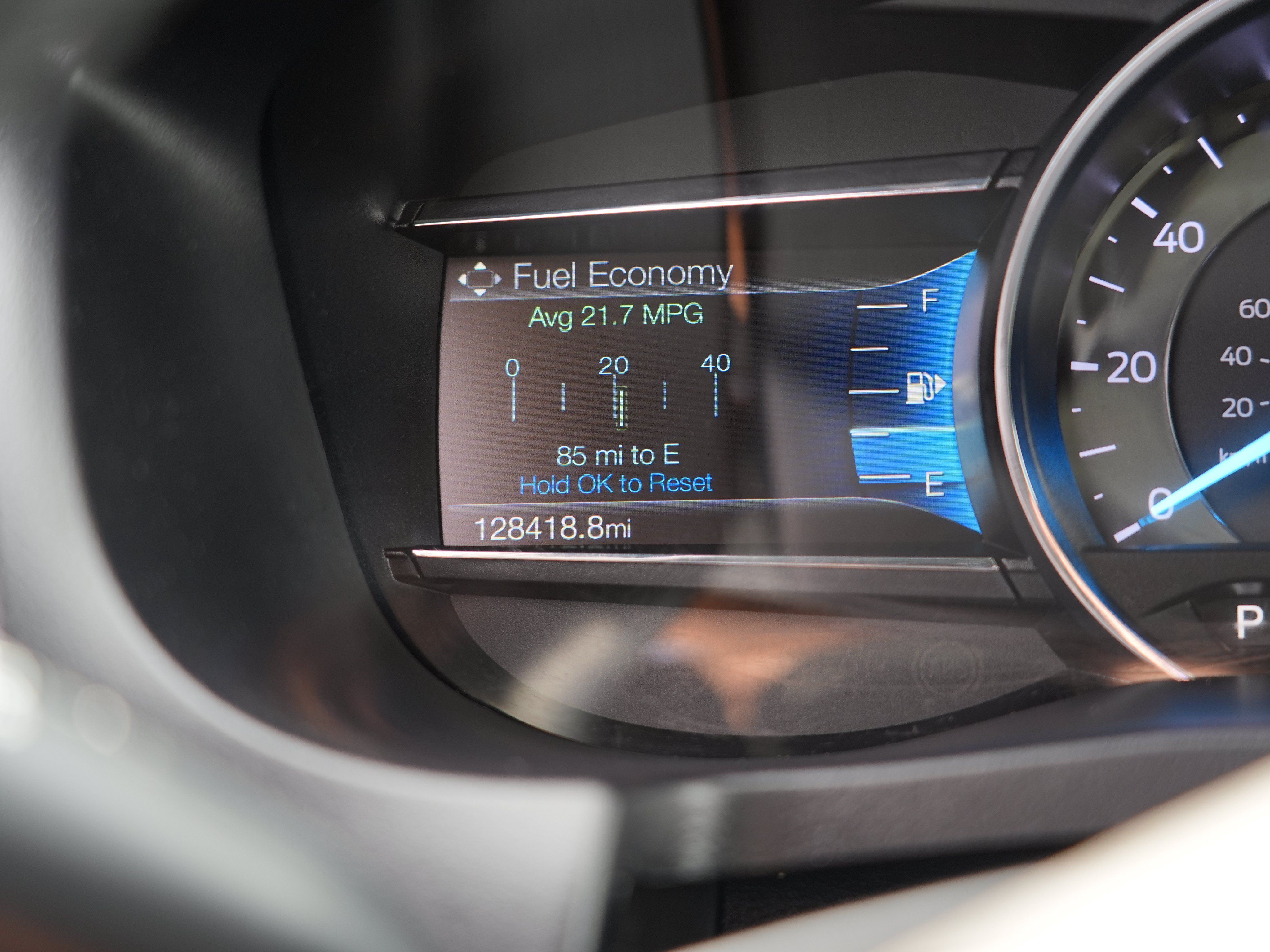 Used 2018 Ford Explorer XLT w/ Equipment Group 202A AWD/4WD image 32