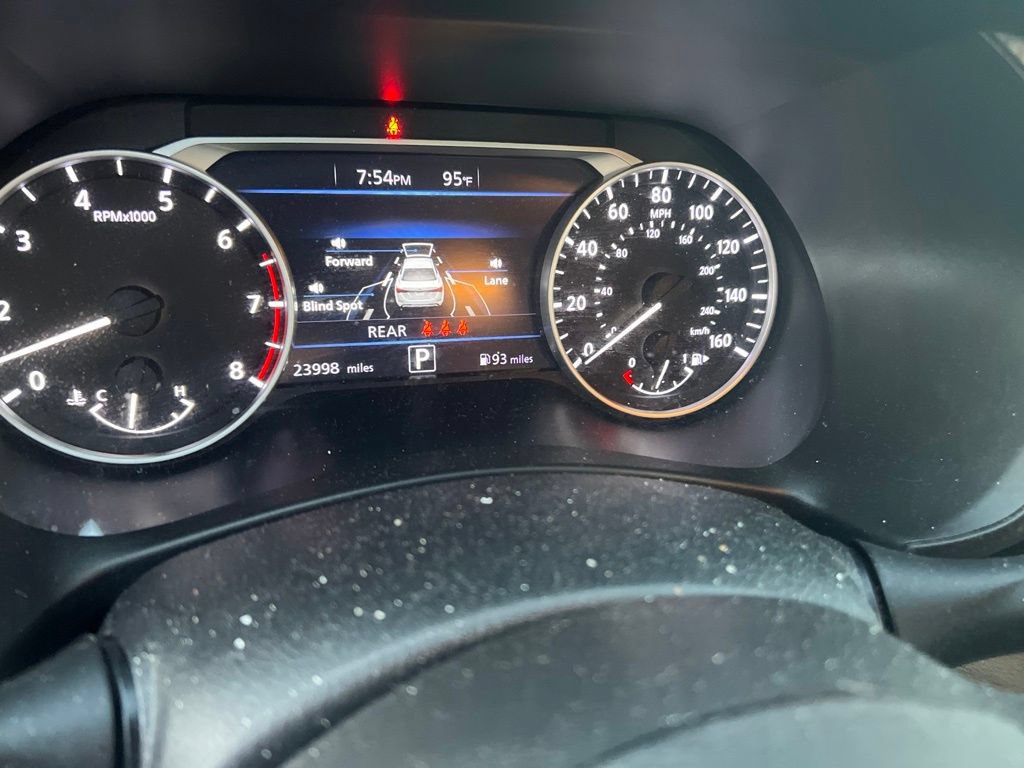 Used 2024 Nissan Sentra SV FWD image 8