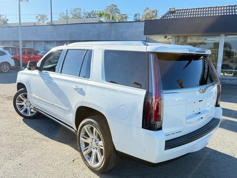 Used 2019 Cadillac Escalade Premium Luxury image 7