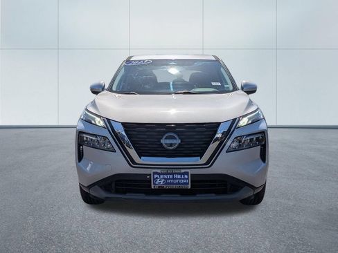 Used 2023 Nissan Rogue SV FWD image 2
