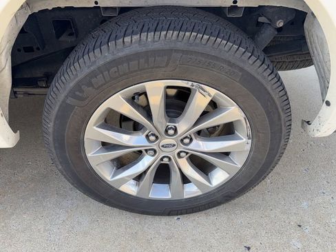 Used 2016 Ford F150 Lariat AWD/4WD image 9