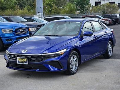New 2025 Hyundai Elantra SE w/ Cargo Package
