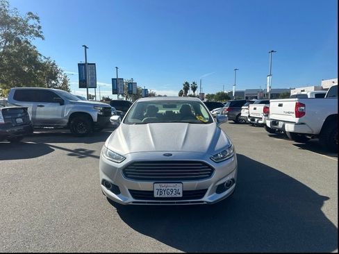 Used 2014 Ford Fusion SE w/ Equipment Group 202A FWD image 1