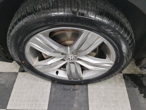 Used 2019 Volkswagen Tiguan SEL Premium w/ 3rd Row Seat Package image 40