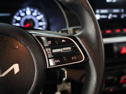 Used 2022 Kia Forte LXS w/ LXS Technology Package image 23