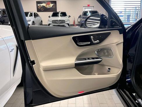Certified 2022 Mercedes-Benz C 300 4MATIC Sedan image 15