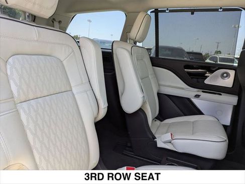 Used 2023 Lincoln Aviator Black Label w/ Dynamic Handling Package AWD/4WD image 24