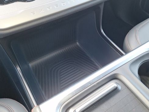 Used 2025 Ford Expedition Active image 15