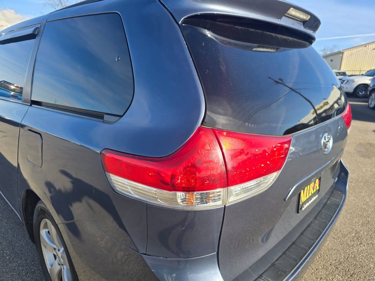 Used 2014 Toyota Sienna LE FWD image 4