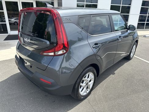 Used 2022 Kia Soul LX w/ Technology Package FWD image 8