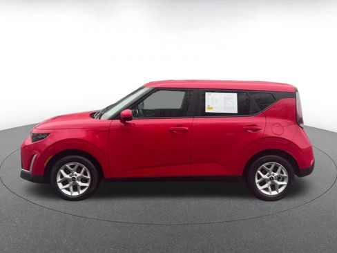Used 2025 Kia Soul LX w/ LX Technology Package image 9