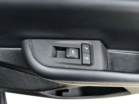 Used 2023 Jeep Grand Cherokee Limited w/ Luxury Tech Group II image 29