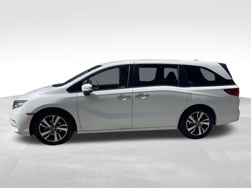 Used 2023 Honda Odyssey Touring image 2