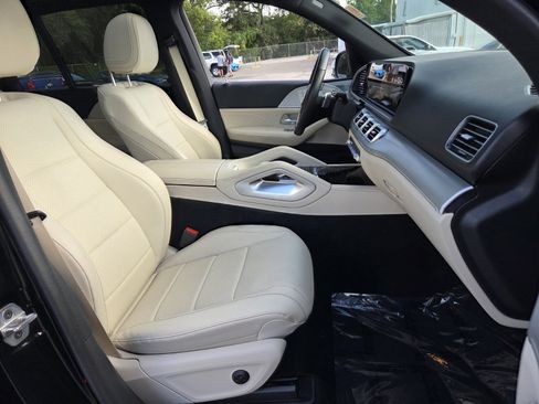 Used 2025 Mercedes-Benz GLE 350 4MATIC image 17
