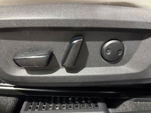 Used 2023 Nissan Rogue SV image 35