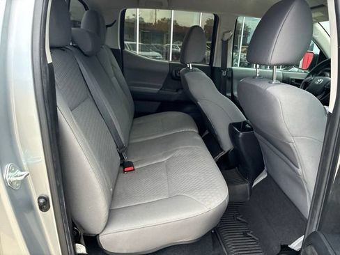 Used 2022 Toyota Tacoma SR w/ SR Convenience Package RWD image 9