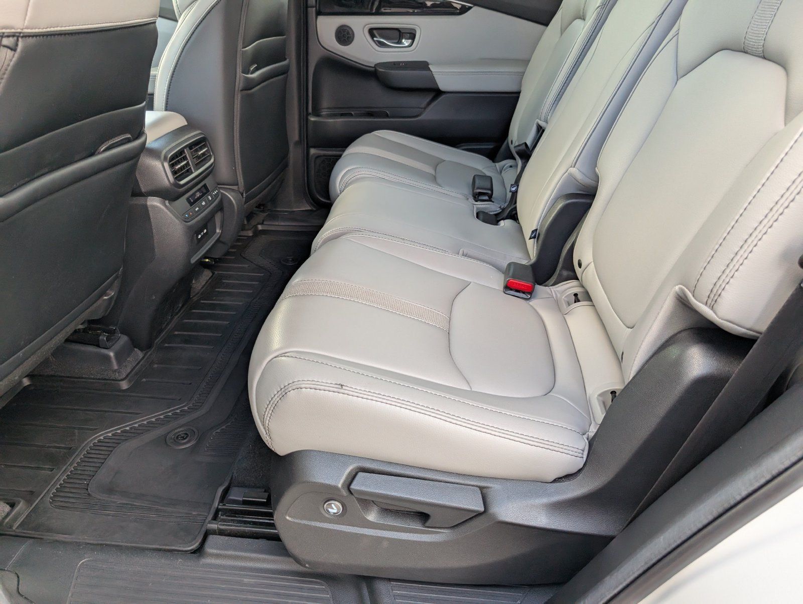 Used 2024 Honda Pilot EX-L image 30