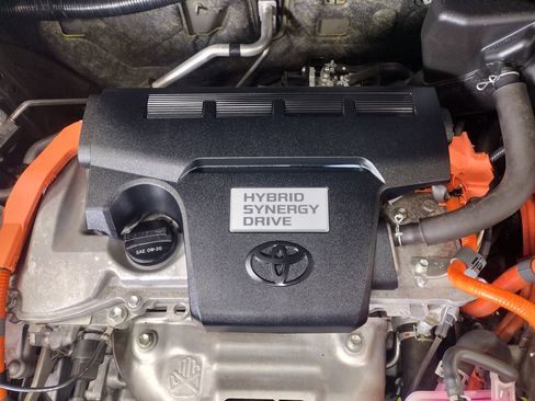 Used 2017 Toyota RAV4 Limited AWD/4WD image 8