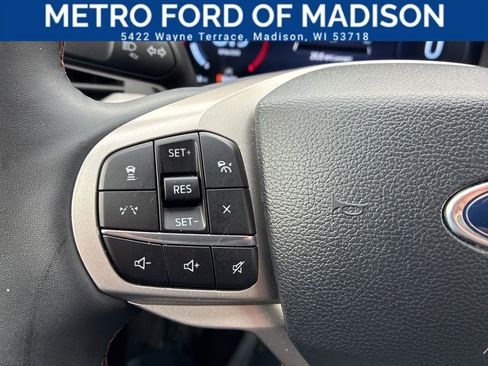 Used 2025 Ford Explorer Active image 27