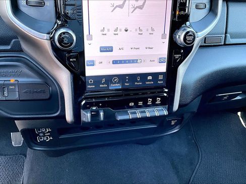 Used 2024 RAM 2500 Laramie w/ Safety Group AWD/4WD image 31