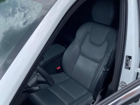 Used 2025 Volvo XC90 T8 Ultra w/ Protection Package Premier AWD/4WD image 2