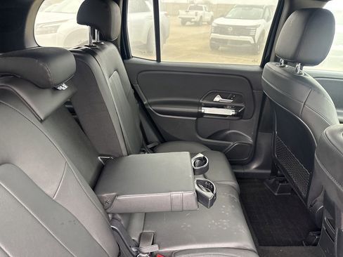 Used 2021 Mercedes-Benz GLB 250 4MATIC image 17