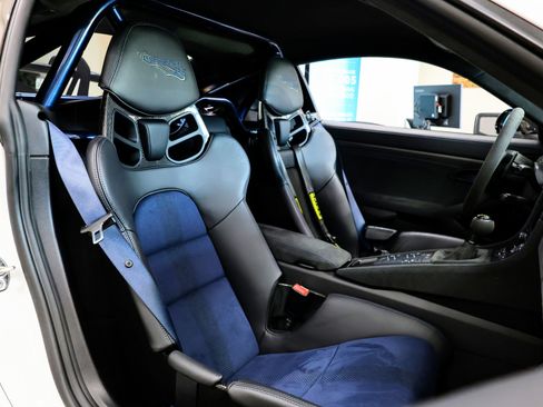 Used 2024 Porsche 718 Cayman GT4 RS image 32
