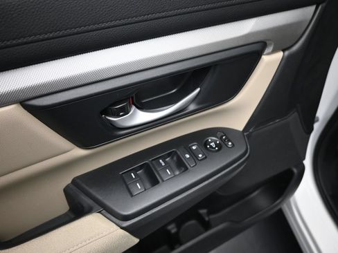 Used 2019 Honda CR-V LX image 9