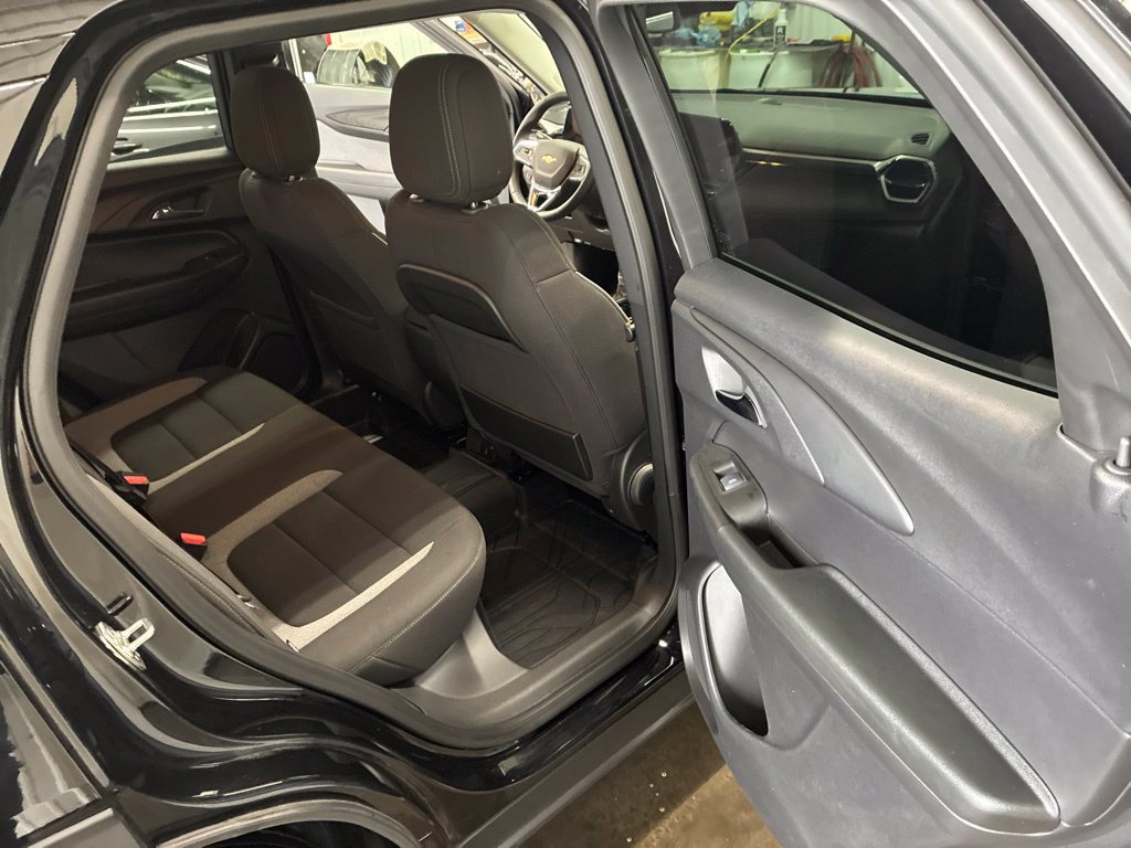 Used 2026 Chevrolet TrailBlazer LT w/ Convenience Package AWD/4WD image 31