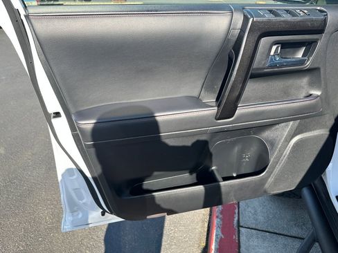 Used 2024 Toyota 4Runner TRD Off-Road Premium w/ Off Road Premium Plus Package image 10