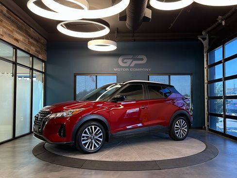 Used 2023 Nissan Kicks SV image 7