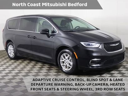 Used 2023 Chrysler Pacifica Touring-L