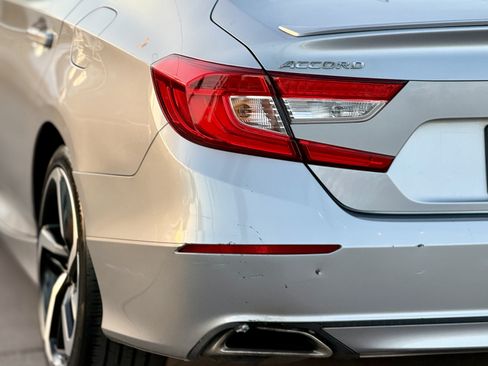 Used 2018 Honda Accord Sport image 13
