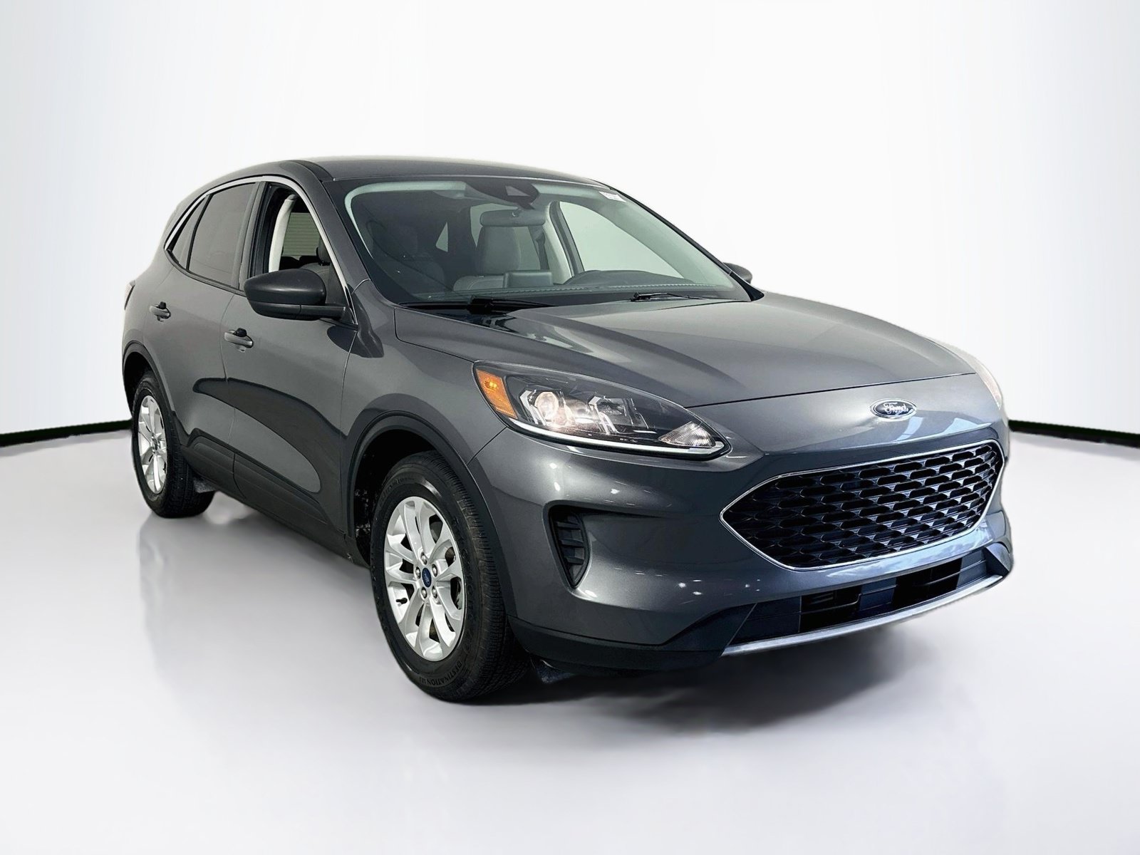 Used 2022 Ford Escape SE w/ Convenience Package FWD image 3