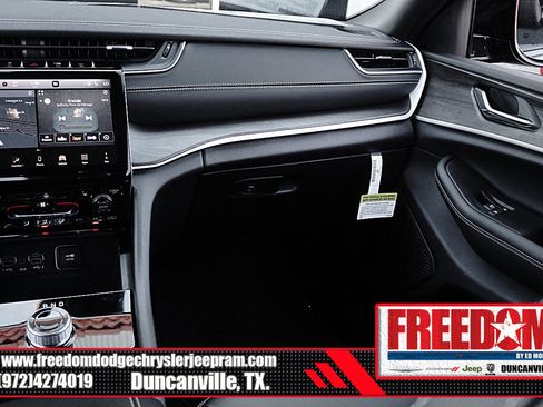 New 2025 Jeep Grand Cherokee L Limited image 38