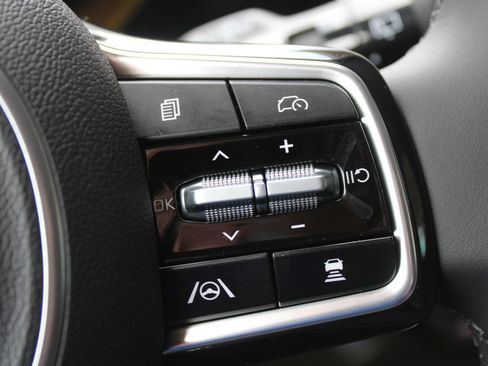 New 2026 Kia Carnival EX FWD image 35