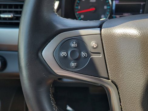 Used 2018 Chevrolet Suburban LT RWD image 25