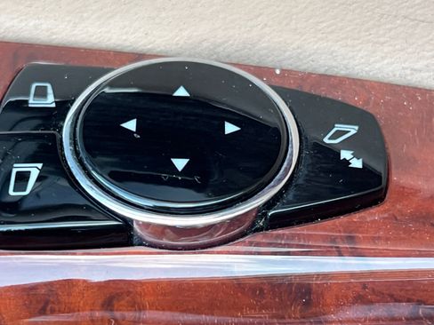 Used 2004 Maybach 57 image 47