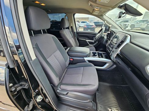 Used 2020 Nissan Titan SV w/ SV Convenience Package RWD image 30