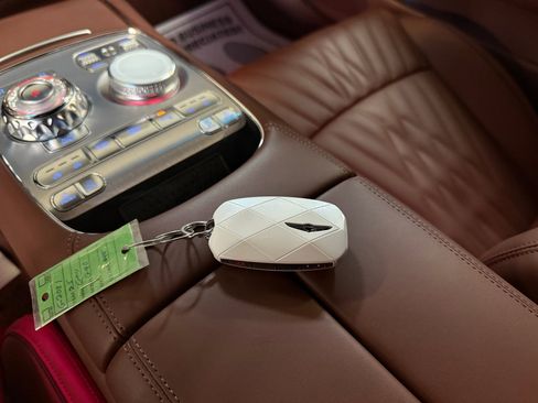 Used 2025 Genesis G90 3.5T image 41