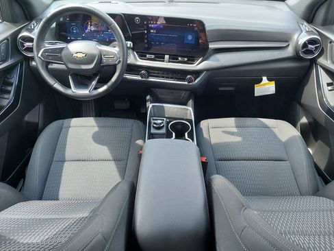 Used 2026 Chevrolet Equinox LT AWD/4WD image 3