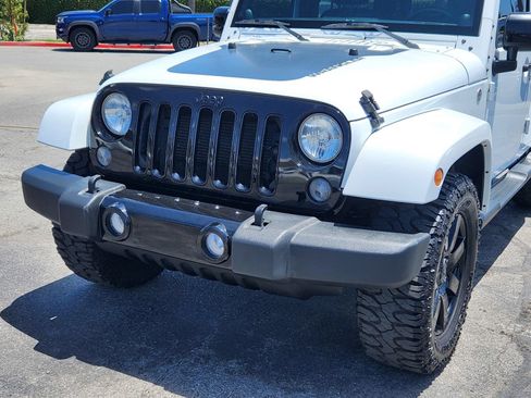 Used 2014 Jeep Wrangler Unlimited Sahara AWD/4WD image 10