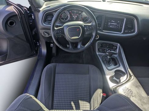 Used 2015 Dodge Challenger SXT RWD image 14