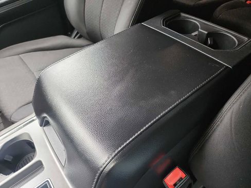 Used 2018 Ford Expedition XLT image 30